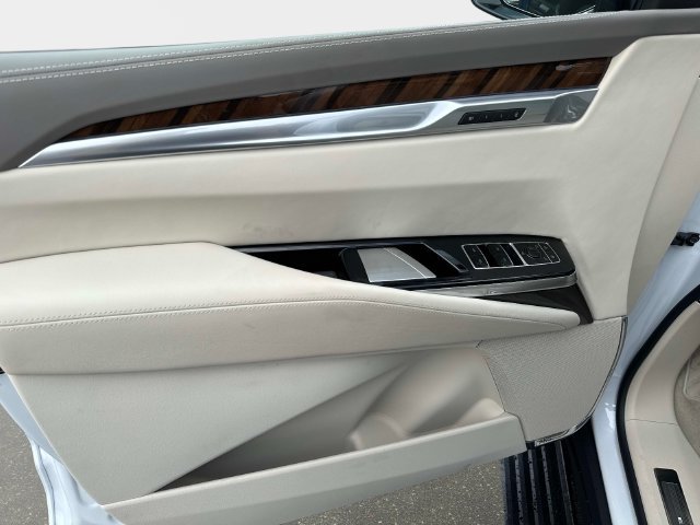 New 2026 Cadillac Escalade Platinum Sport w/ LPO, ONYX Package AWD/4WD image 18
