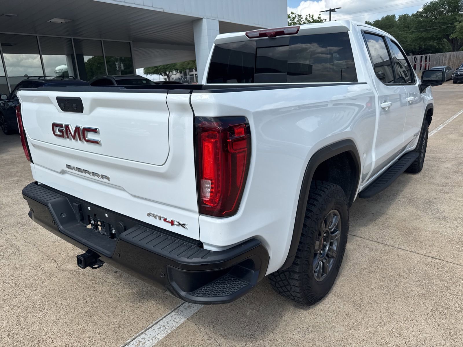 Used 2025 GMC Sierra 1500 AT4X image 7