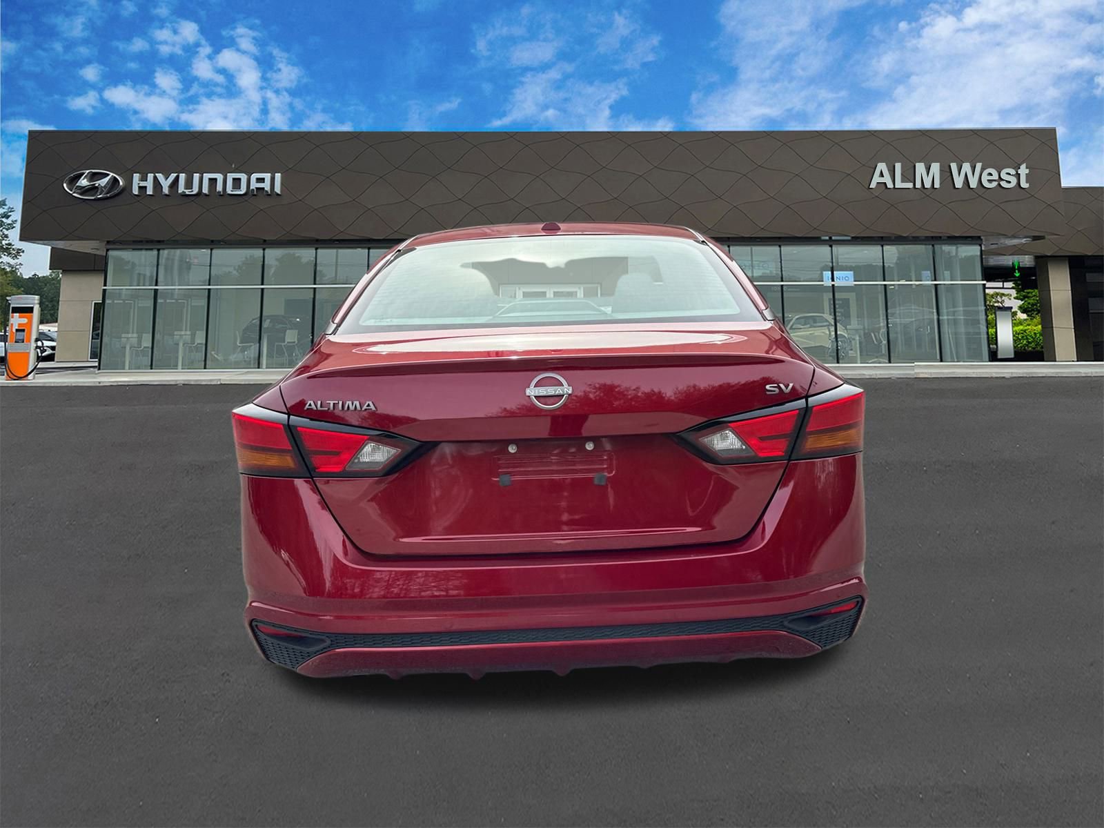 Used 2024 Nissan Altima 2.5 SV image 6