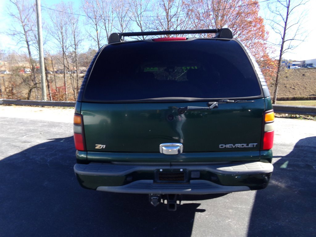 Used 2004 Chevrolet Suburban Z71 w/ Preferred Equipment Group image 4