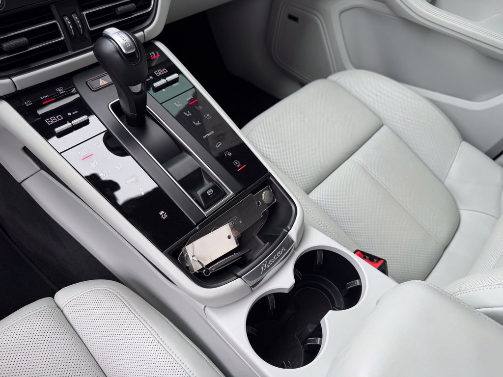 Certified 2023 Porsche Macan S AWD/4WD image 22