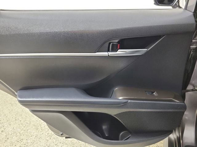 Used 2021 Toyota Camry SE FWD image 14