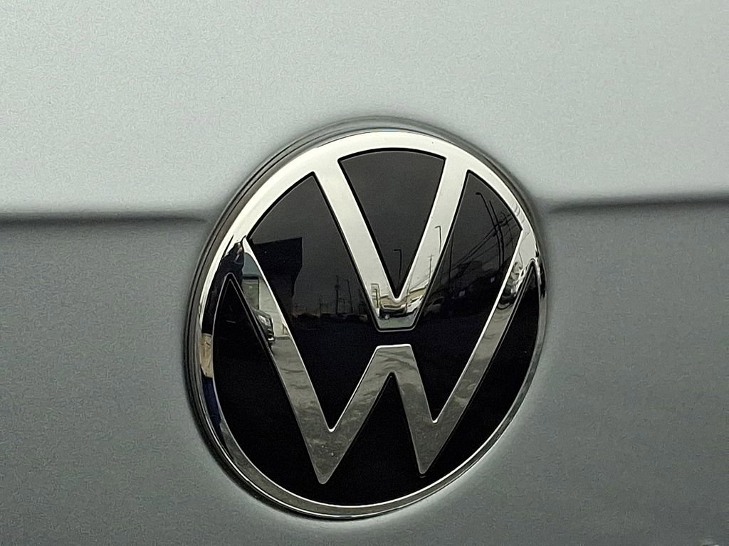 Used 2024 Volkswagen Tiguan Wolfsburg Edition image 35