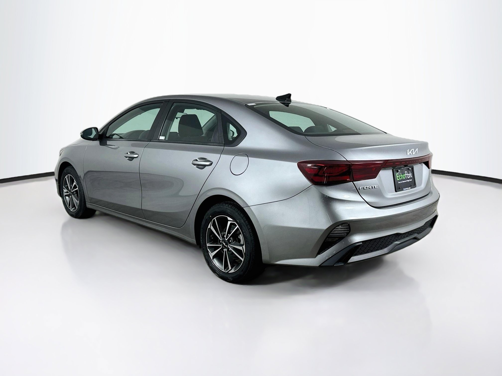 Used 2023 Kia Forte LXS w/ LXS Technology Package FWD image 5