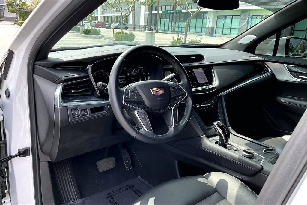 Certified 2024 Cadillac XT5 Premium Luxury FWD image 16