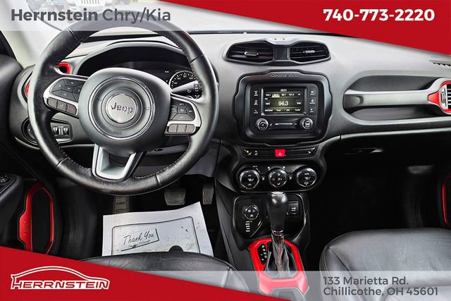 Used 2017 Jeep Renegade Trailhawk w/ Premium Trailhawk Package AWD/4WD image 6