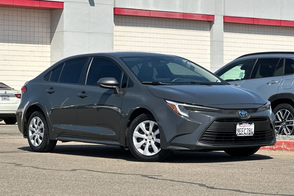 Used 2023 Toyota Corolla LE w/ Carpet Mat Package (TMS) image 2