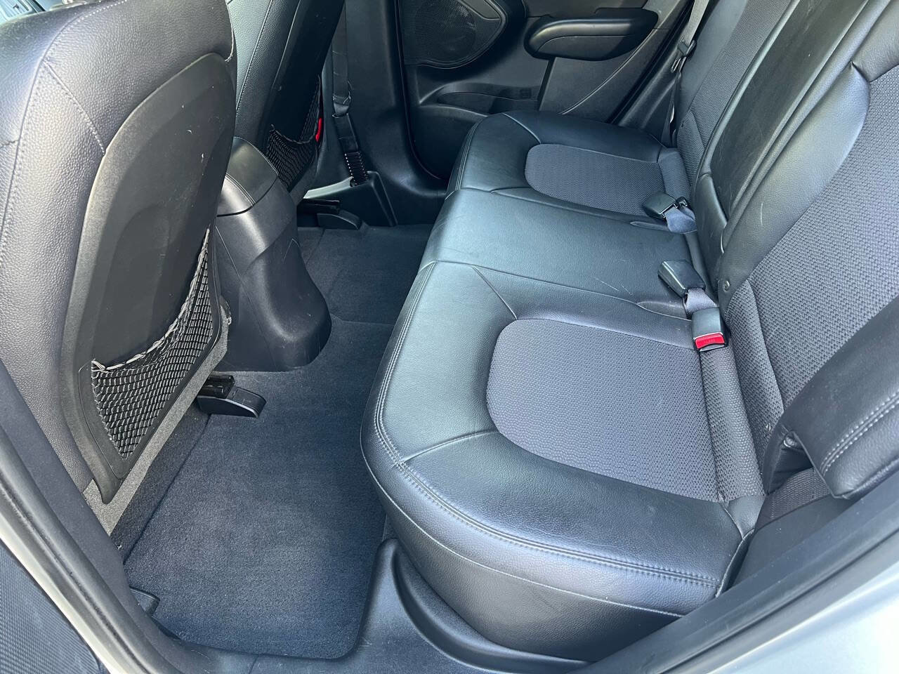 Used 2013 Hyundai Tucson GLS image 12