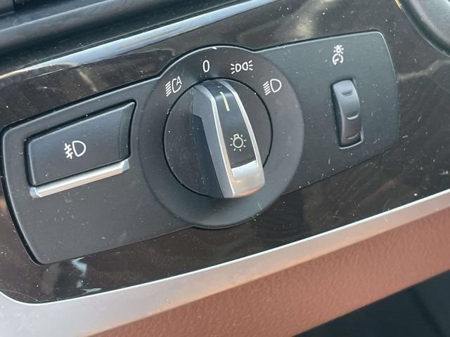 Used 2013 BMW 528i xDrive Sedan AWD/4WD image 18