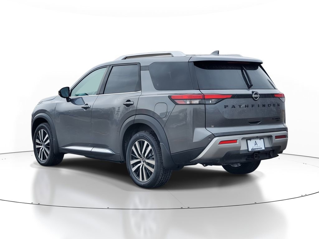 Used 2023 Nissan Pathfinder Platinum image 4