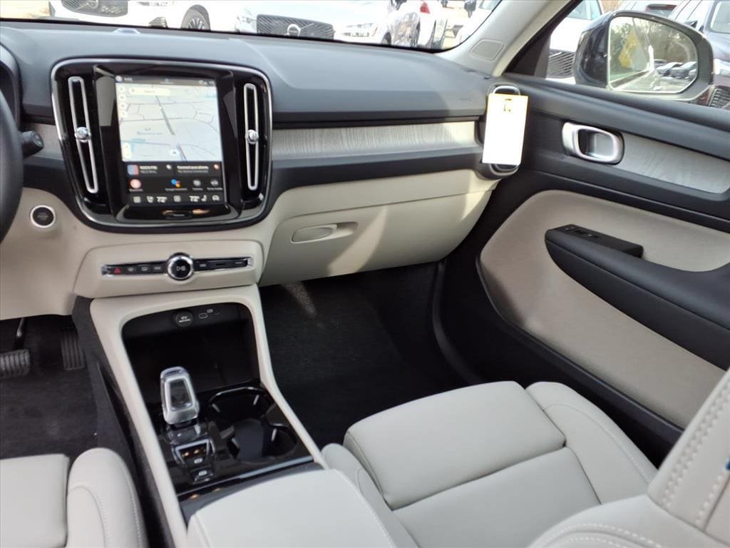 New 2026 Volvo XC40 B5 Plus w/ Protection Package Premier AWD/4WD image 13