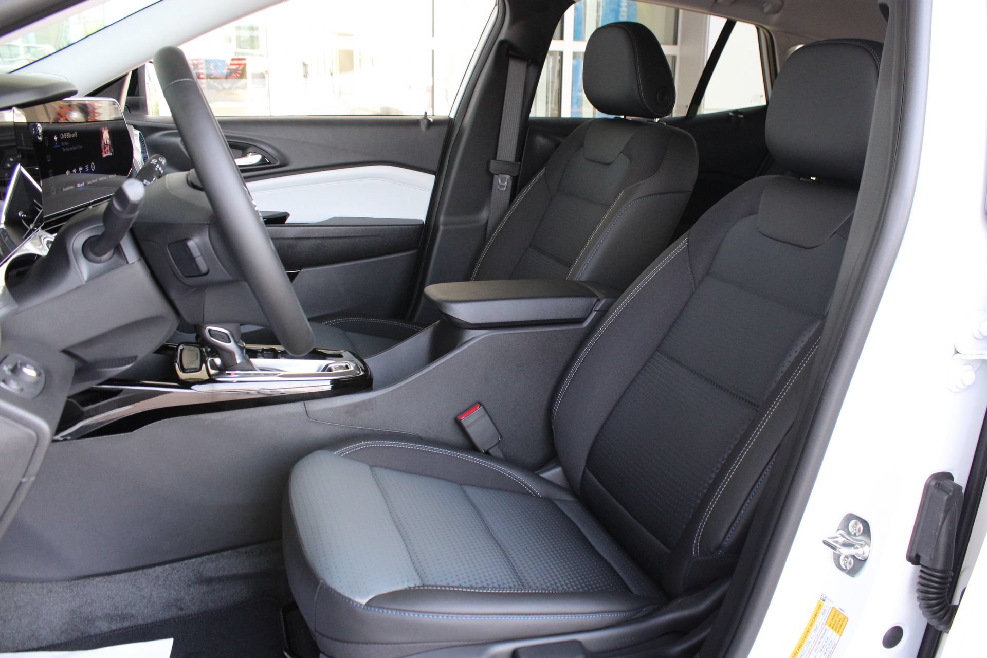New 2026 Chevrolet Trax LT w/ Driver Confidence Package FWD image 15