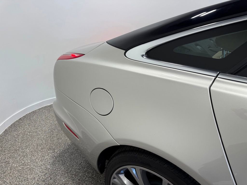 Used 2017 Jaguar XJ L Portfolio image 9