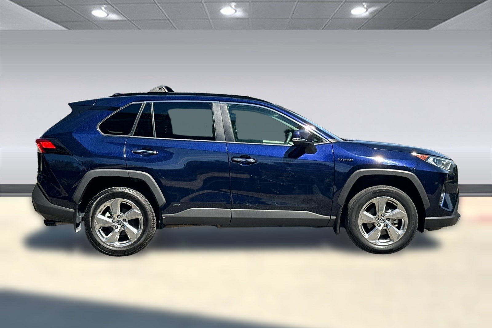 Used 2021 Toyota RAV4 Limited w/ Carpet Mat Package (TMS) AWD/4WD image 8