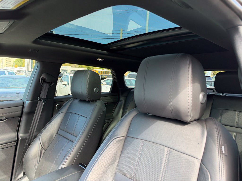 Used 2020 Land Rover Range Rover Evoque SE AWD/4WD image 18