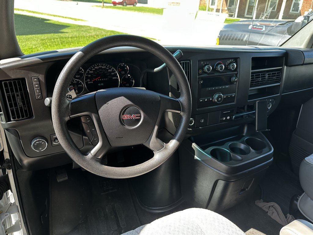 Used 2014 GMC Savana 1500 LT w/ LT Preferred Equipment Group RWD image 8