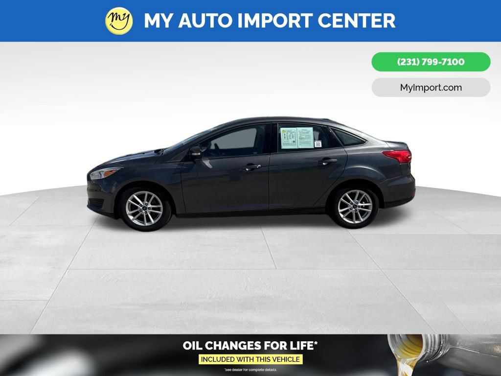 Used 2017 Ford Focus SE FWD image 4