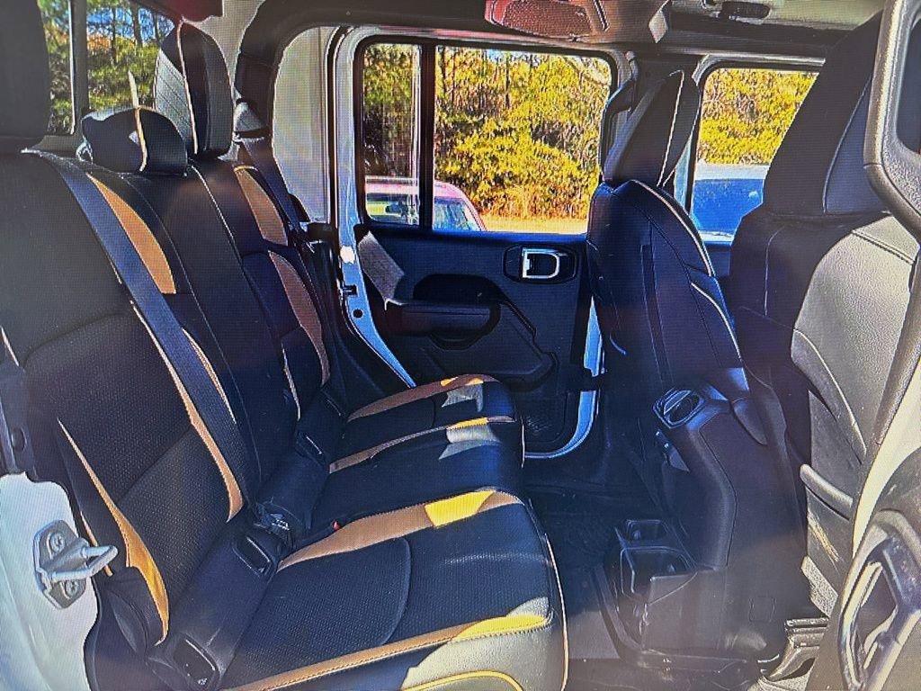 Used 2025 Jeep Gladiator Sport image 15