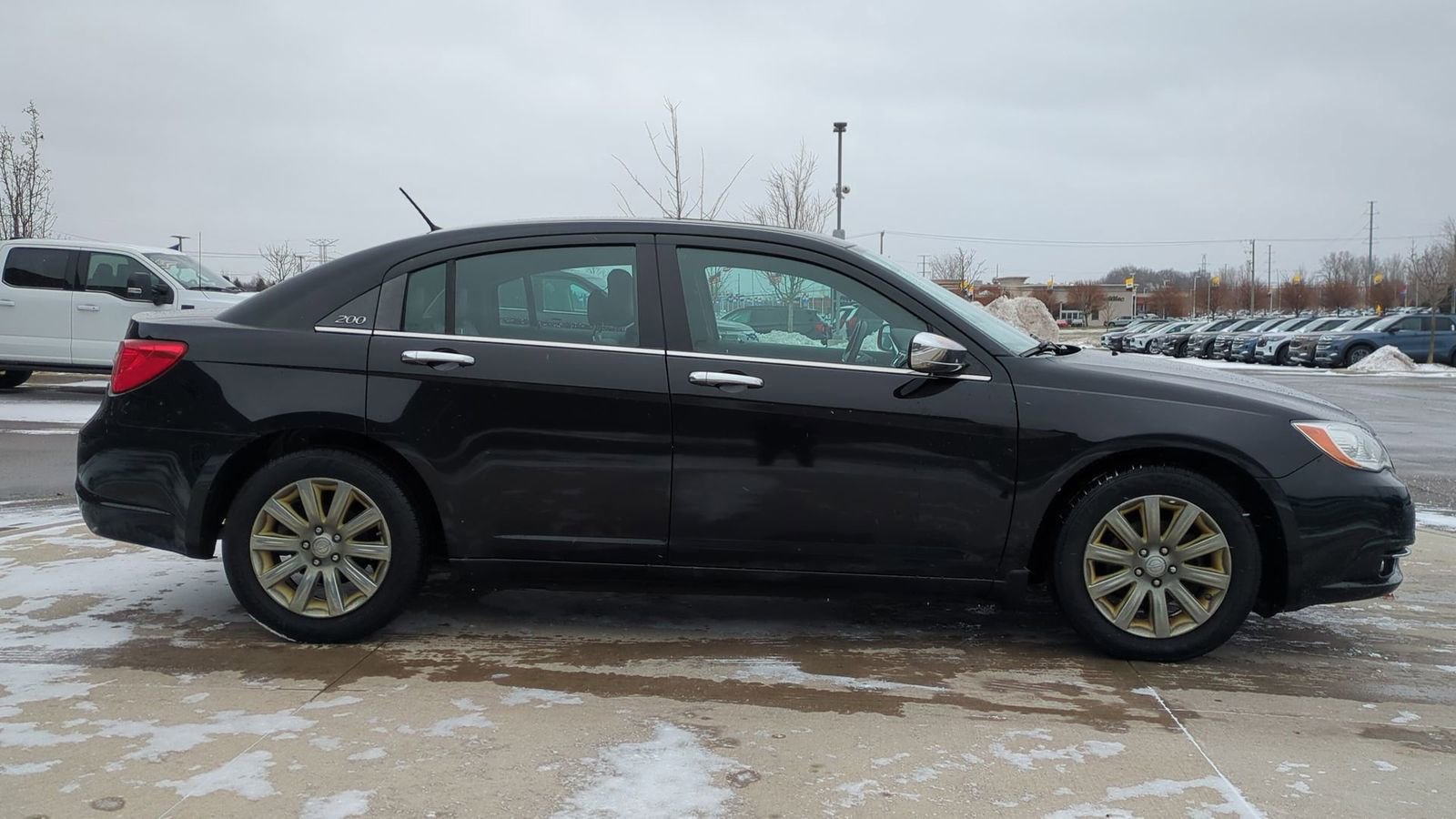 Used 2013 Chrysler 200 Limited image 8