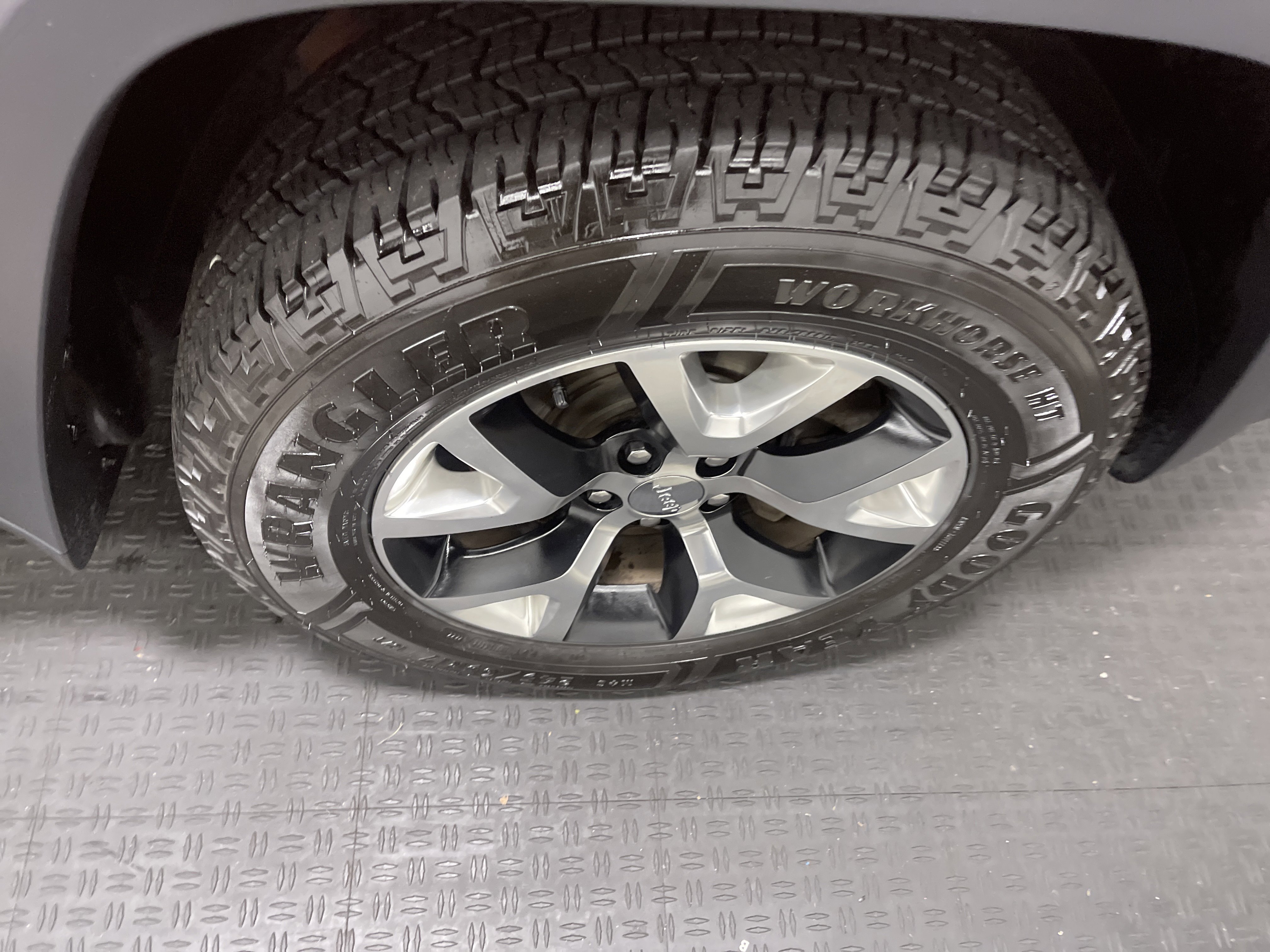 Used 2016 Jeep Cherokee Trailhawk w/ Comfort/Convenience Group AWD/4WD image 28