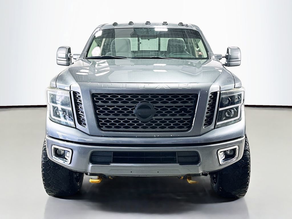 Used 2017 Nissan Titan SV image 4