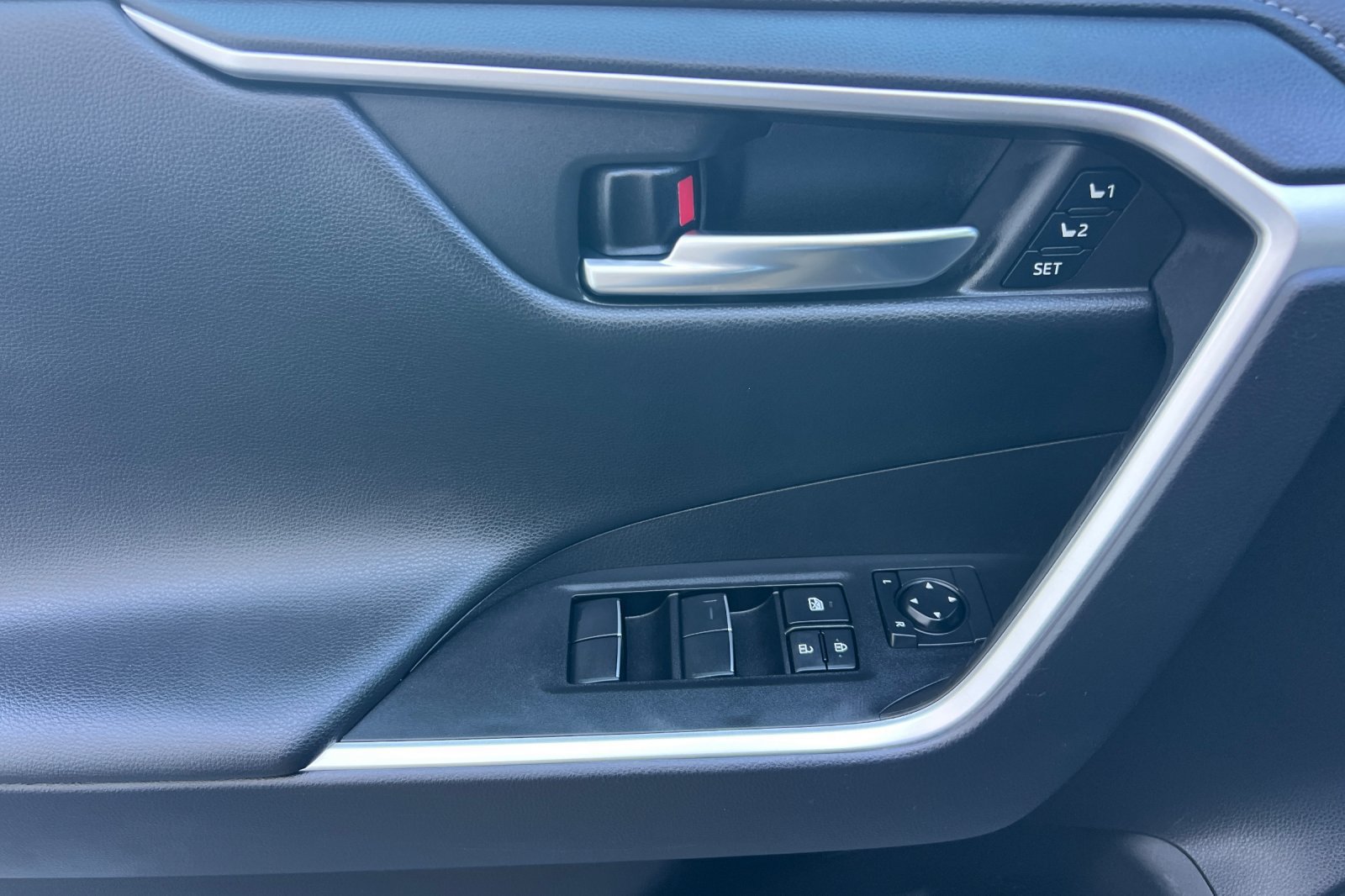 Certified 2021 Toyota RAV4 Limited AWD/4WD image 11