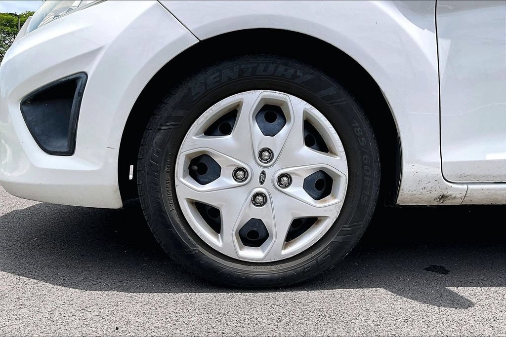 Used 2013 Ford Fiesta SE FWD image 8