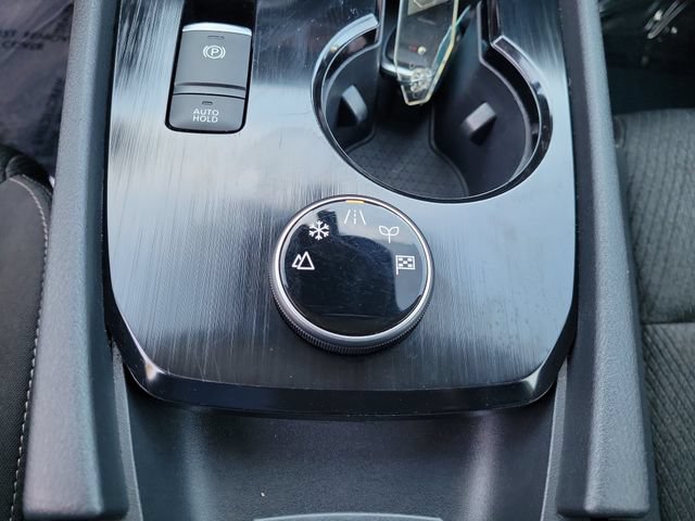 Used 2025 Nissan Rogue SV AWD/4WD image 34