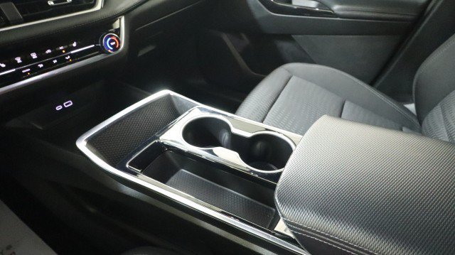 Used 2025 Chevrolet Equinox LT FWD image 19