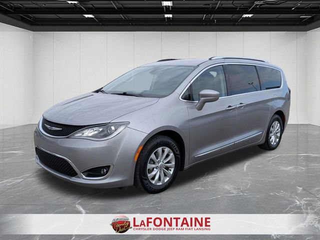 Used 2019 Chrysler Pacifica Touring-L image 1