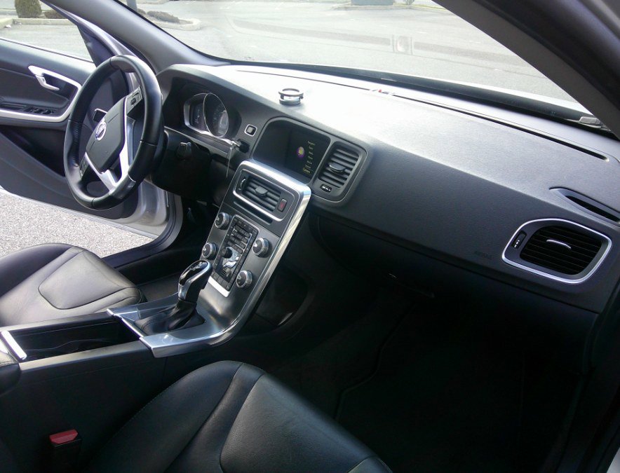 Used 2016 Volvo S60 T5 Premier w/ Convenience Package image 21