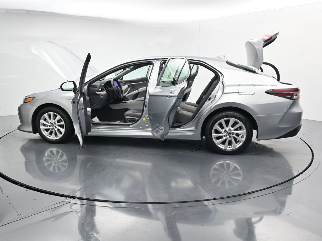 Used 2023 Toyota Camry LE AWD/4WD image 43