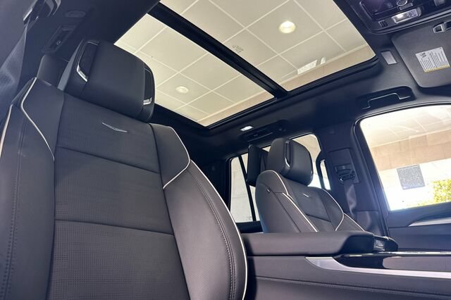 New 2026 Cadillac Escalade Sport w/ LPO, ONYX Package AWD/4WD image 19