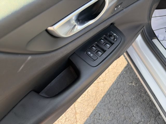 Used 2024 Volvo S60 B5 Plus FWD image 11
