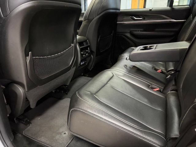 Used 2024 Jeep Grand Cherokee Limited w/ Luxury Tech Group II AWD/4WD image 22