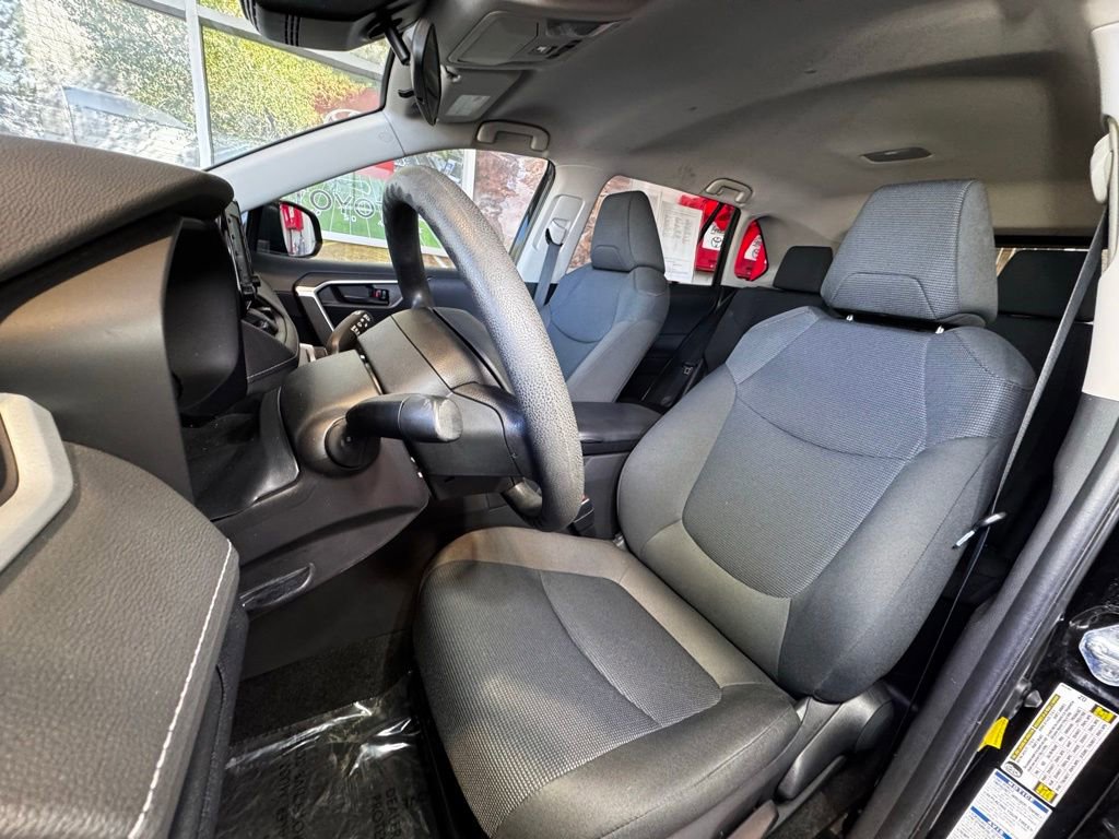 Certified 2022 Toyota RAV4 LE AWD/4WD image 17