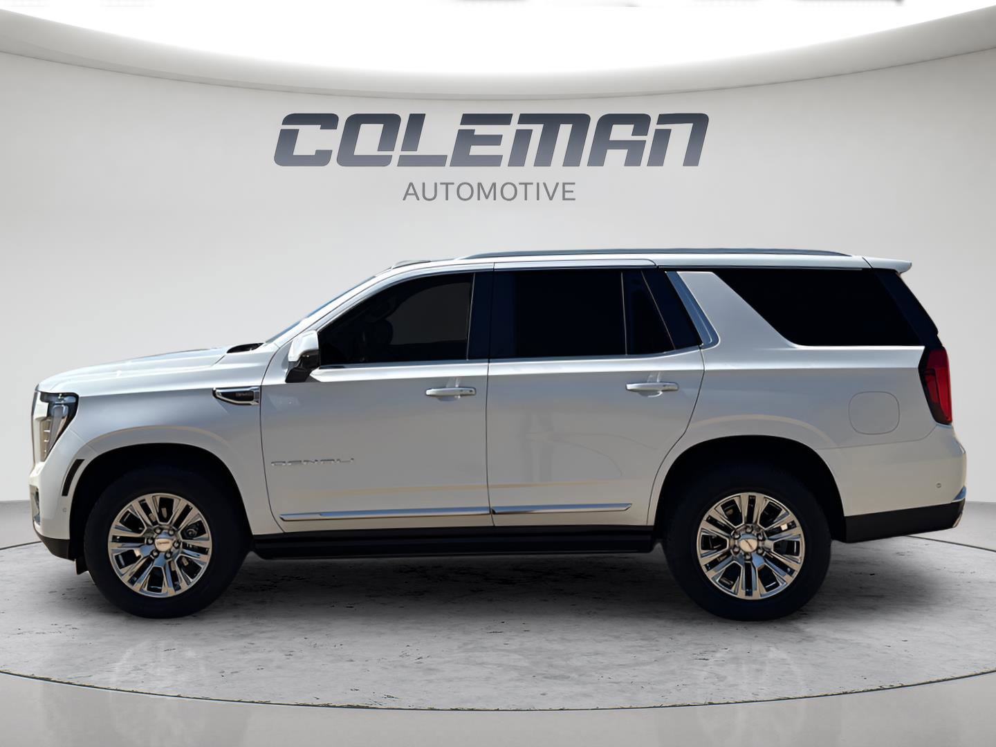 Used 2025 GMC Yukon Denali w/ Sun & Power Step Package image 2