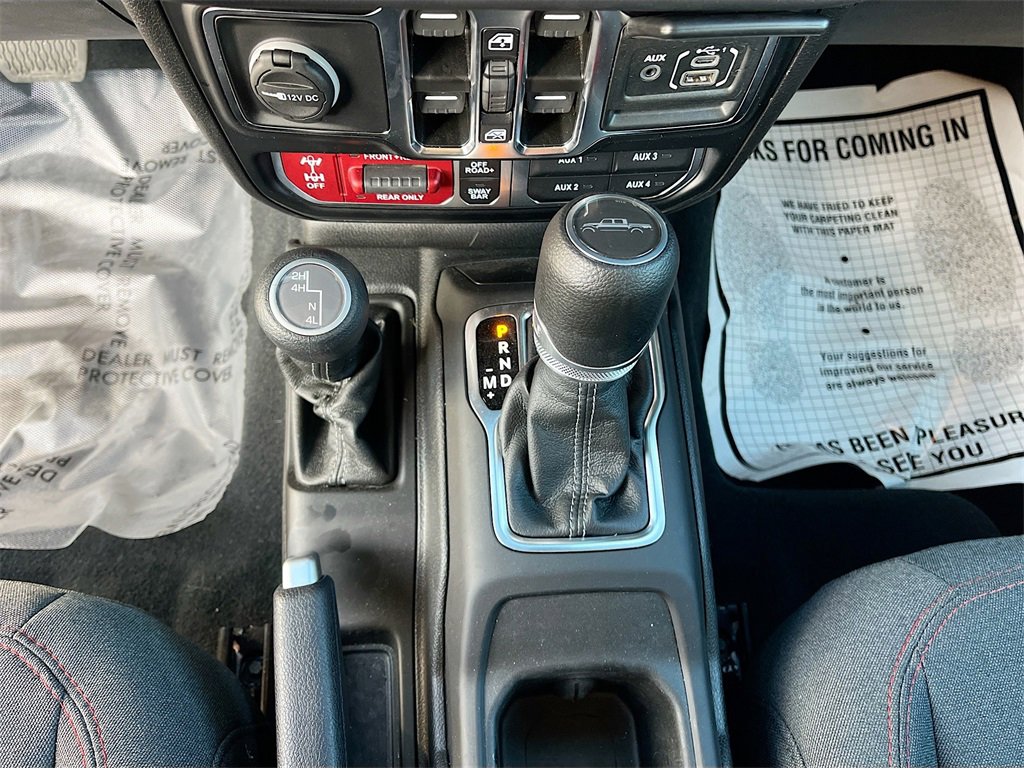 Used 2024 Jeep Gladiator Rubicon w/ Convenience Group image 16