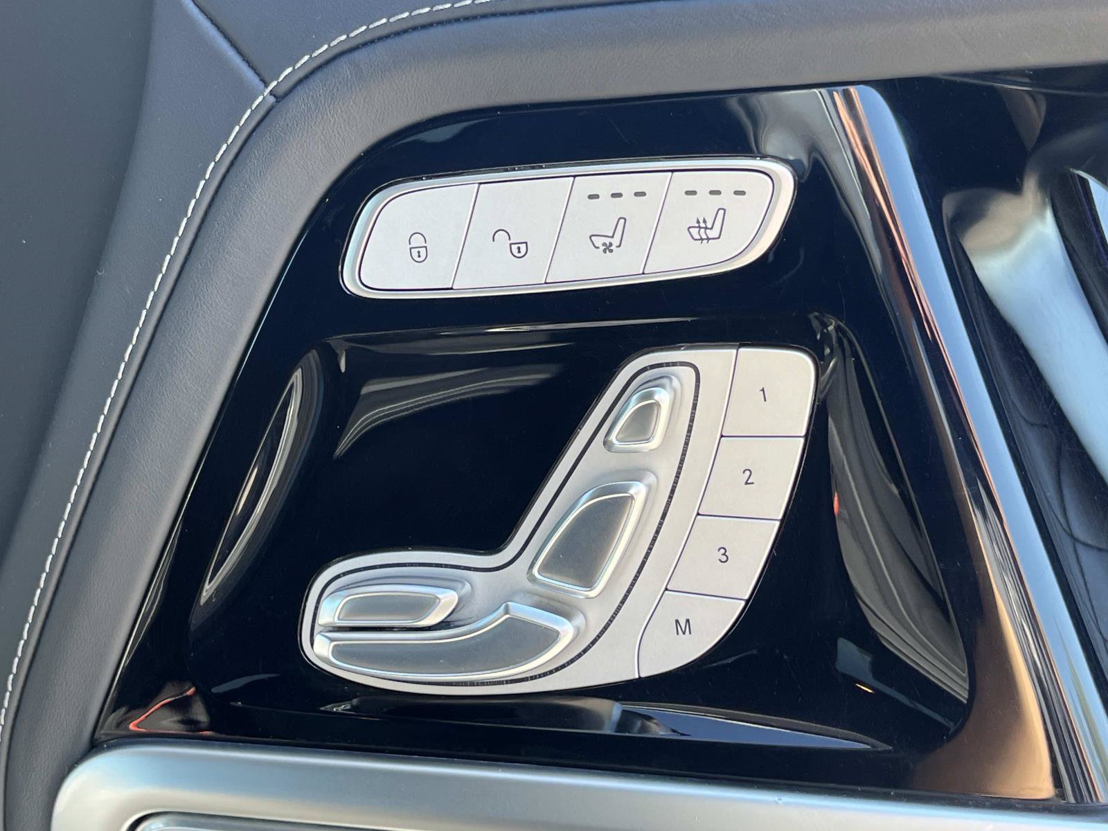 Certified 2020 Mercedes-Benz G 63 AMG 4MATIC image 26