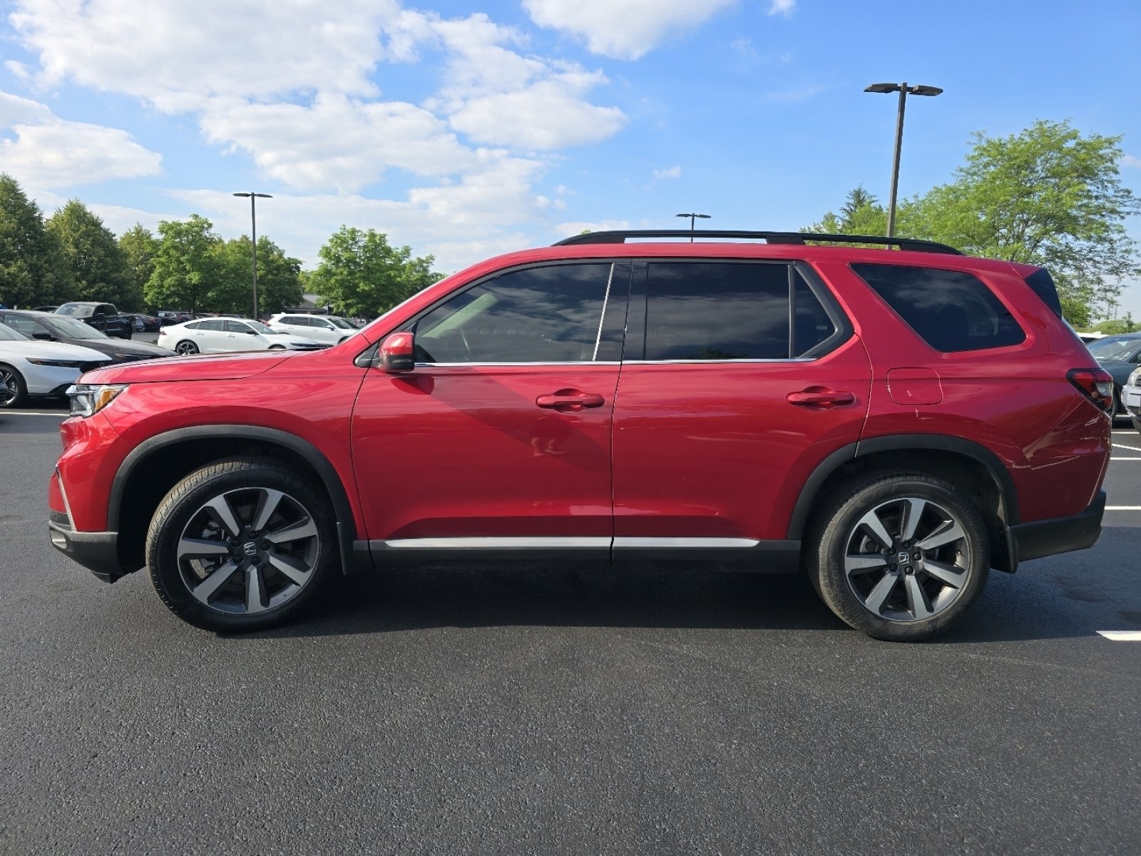 Certified 2023 Honda Pilot Touring image 17