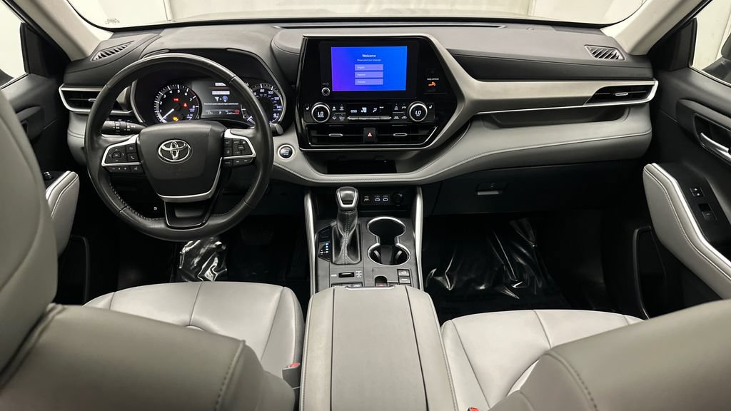 Certified 2024 Toyota Highlander XLE AWD/4WD image 27