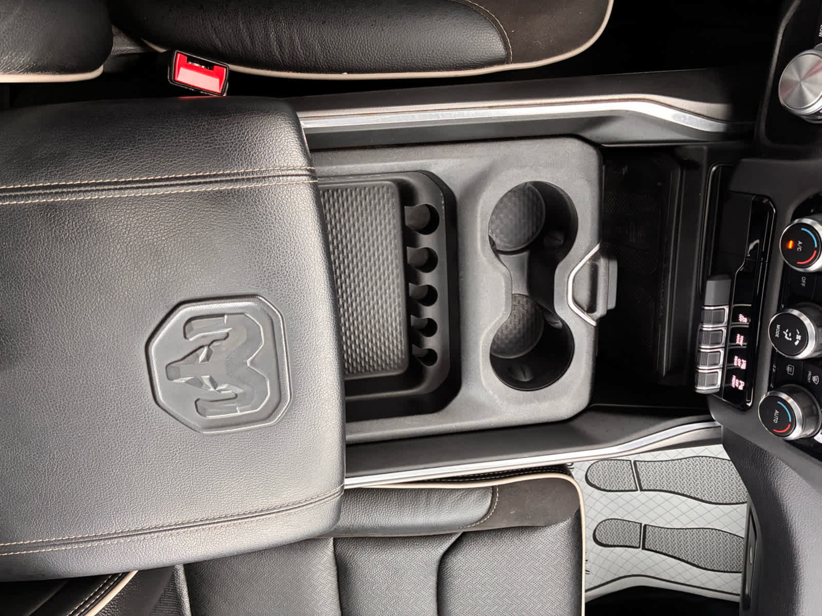 Used 2022 RAM 1500 Laramie w/ Bed Utility Group image 26