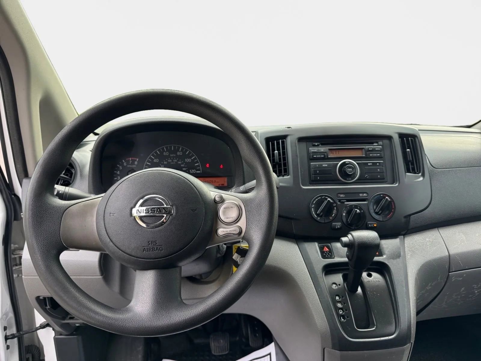 Used 2015 Nissan NV200 SV FWD image 11