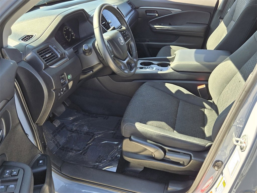 Used 2024 Honda Ridgeline Sport image 11