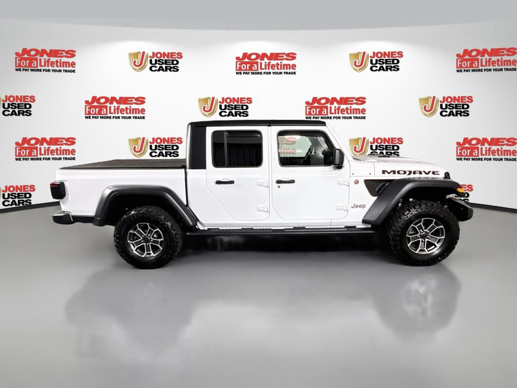 Used 2025 Jeep Gladiator Mojave w/ Technology Group AWD/4WD image 18