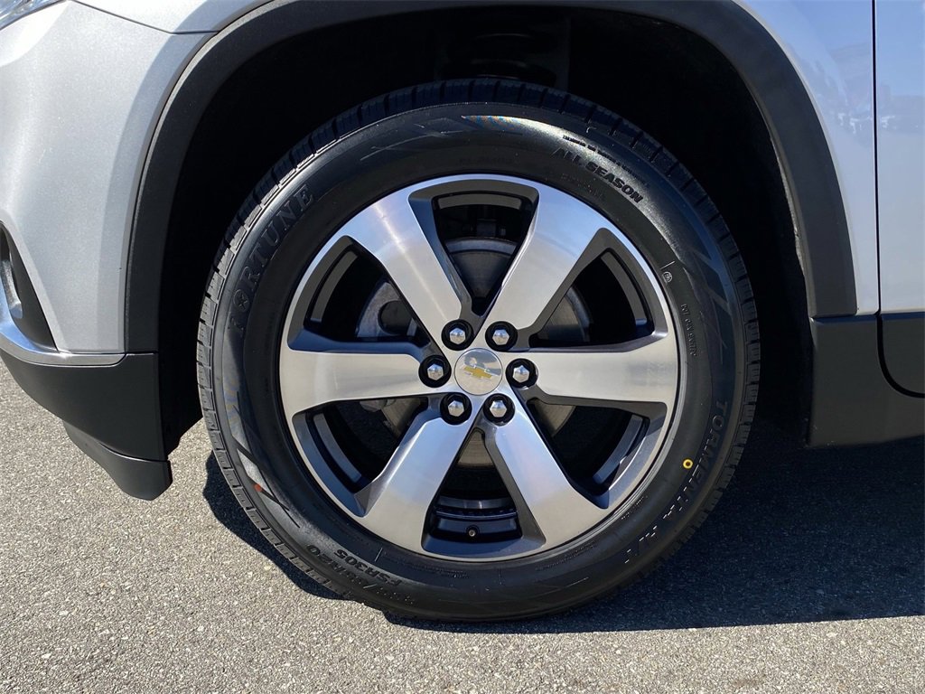 Used 2020 Chevrolet Traverse LT w/ LT Premium Package image 12