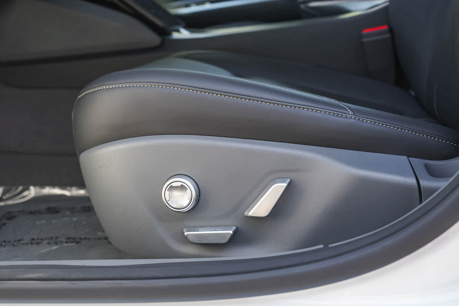 Used 2024 Lucid Air Pure RWD image 20