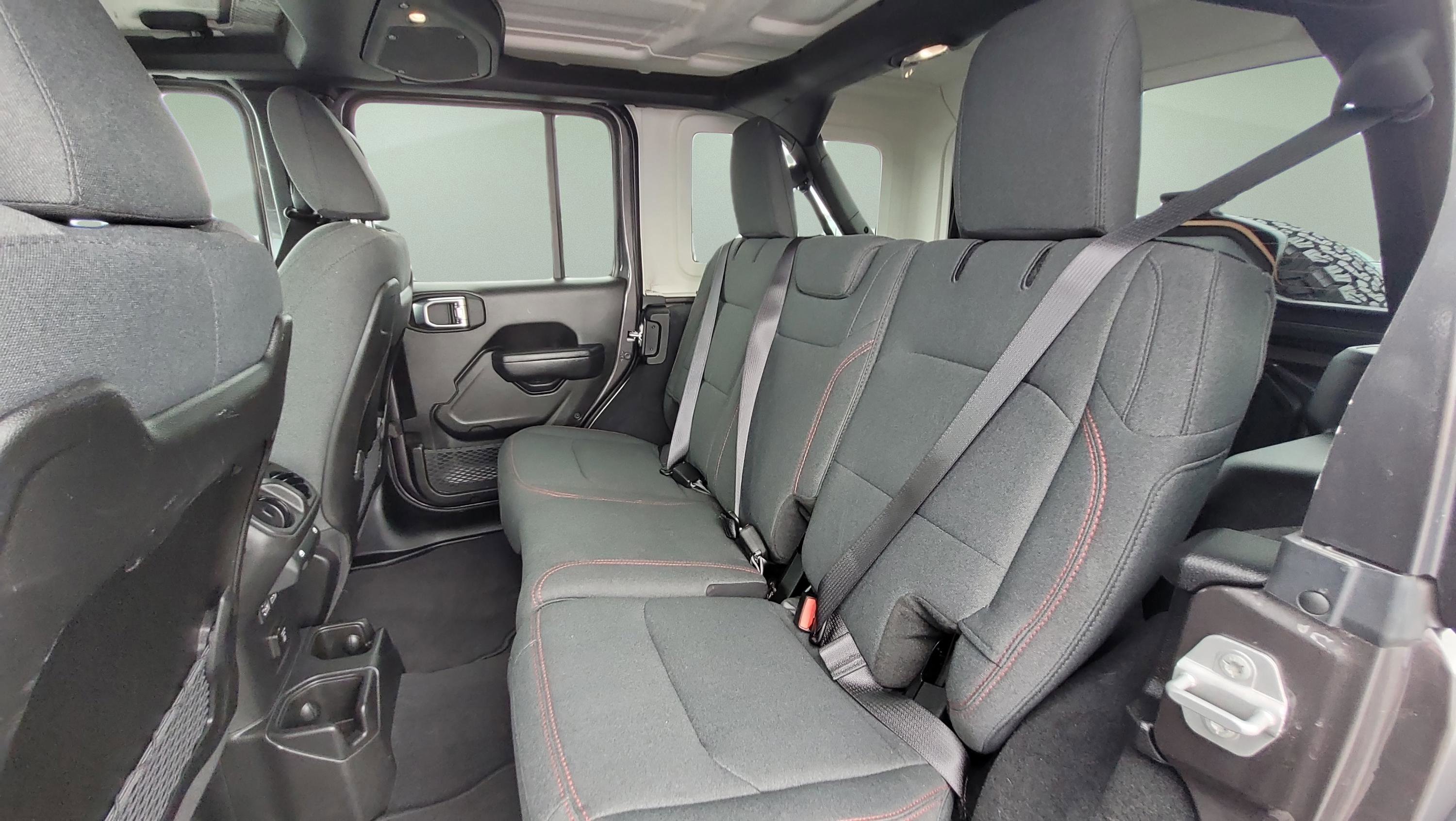 Used 2025 Jeep Wrangler Unlimited Rubicon AWD/4WD image 17