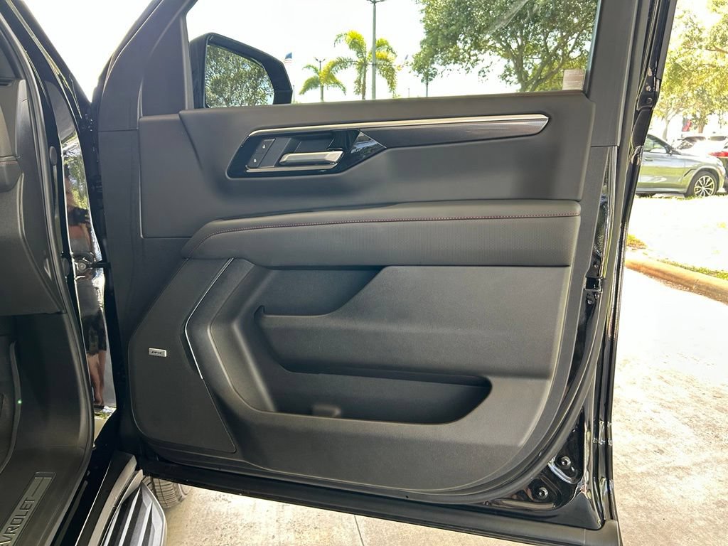 Used 2026 Chevrolet Suburban RST w/ Comfort Package RWD image 32