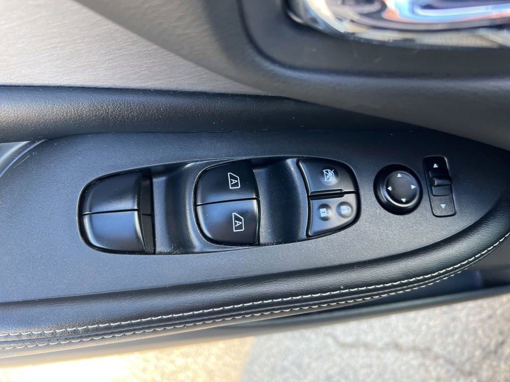 Certified 2023 Nissan Murano SV w/ SV Midnight Edition Package image 49